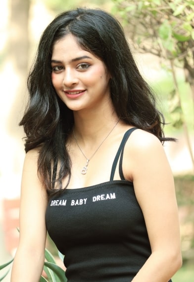 Shivali Thakur